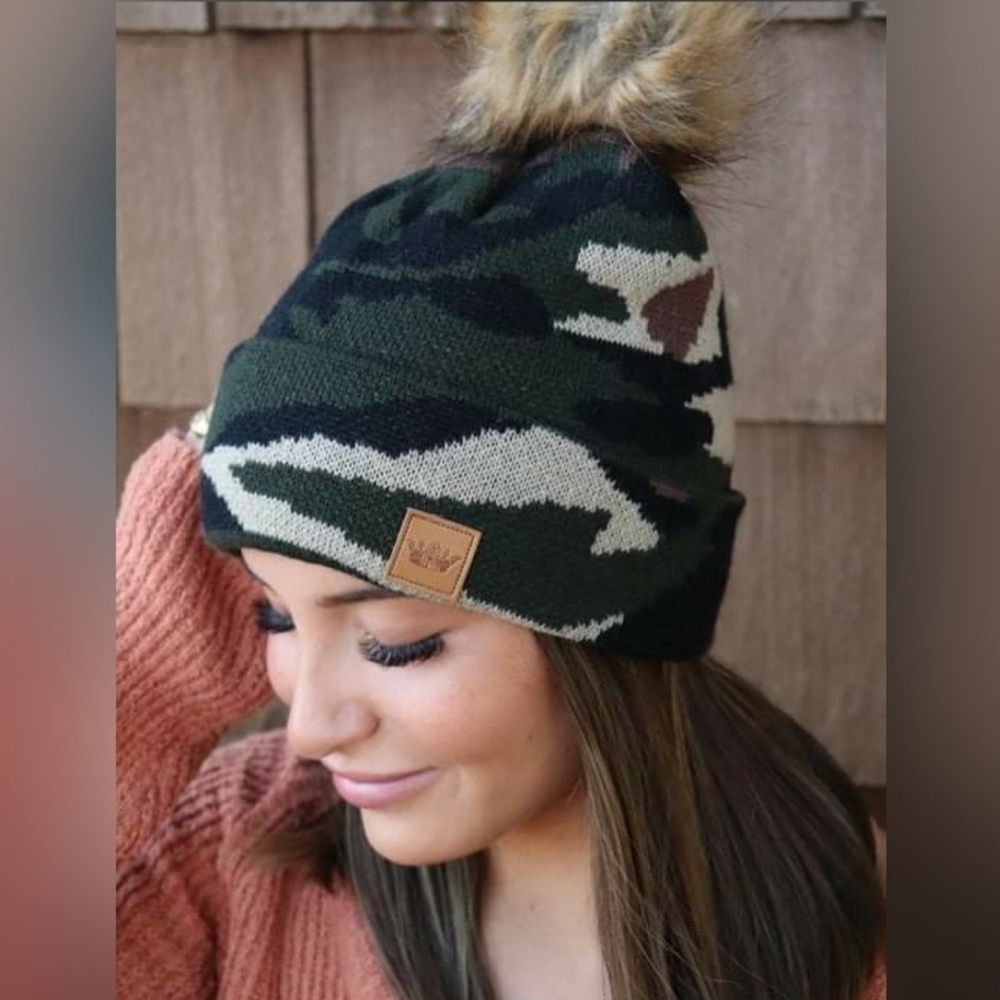 PNCHE Camo‎ Fur Pom Beanie